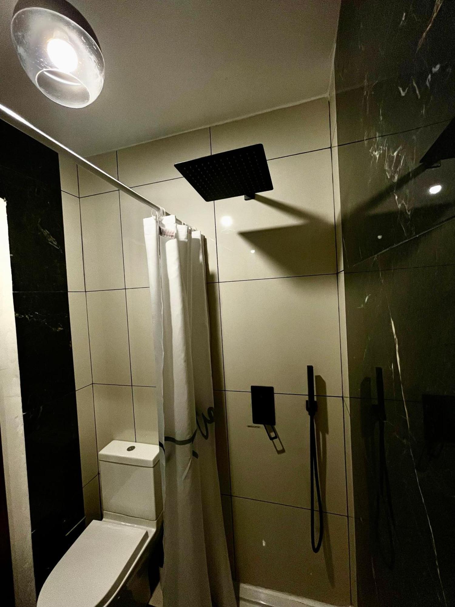 Airport Accommodation Bedroom With Your Own Private Bathroom Self Check In And Self Check Out Air-Condition Included Mqabba Extérieur photo